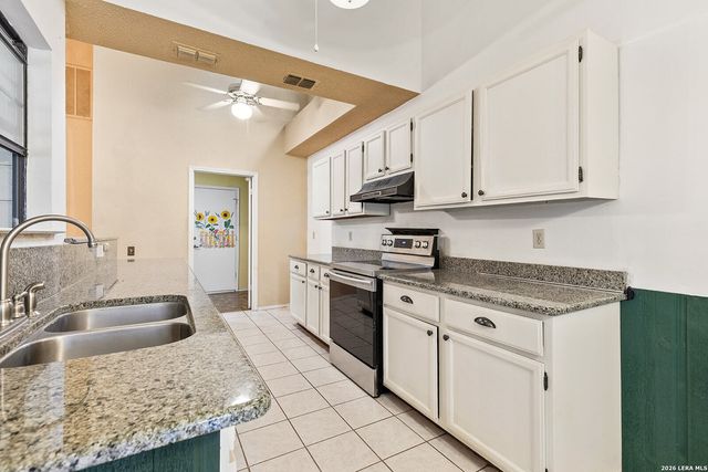 3801 HUNTERS GLN, Schertz, TX 78108