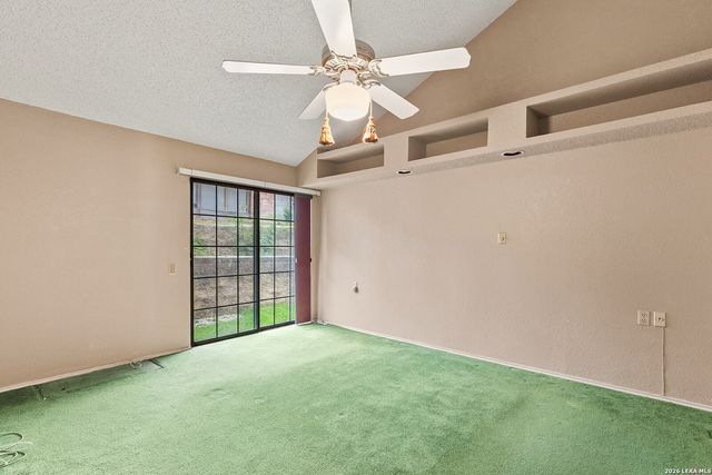 3801 HUNTERS GLN, Schertz, TX 78108