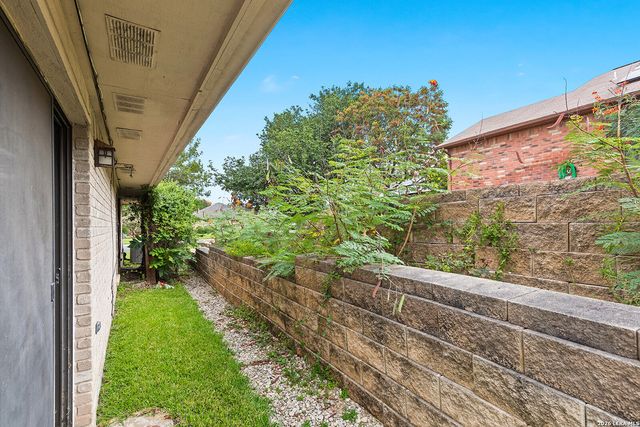 3801 HUNTERS GLN, Schertz, TX 78108