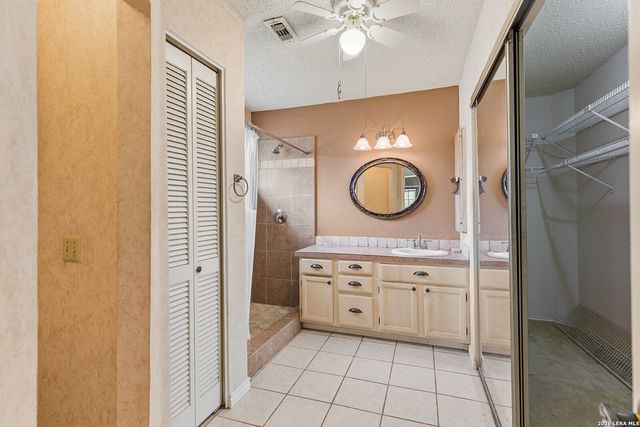 3801 HUNTERS GLN, Schertz, TX 78108