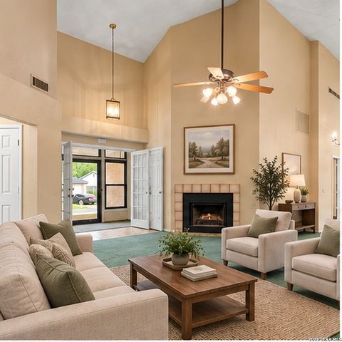 3801 HUNTERS GLN, Schertz, TX 78108