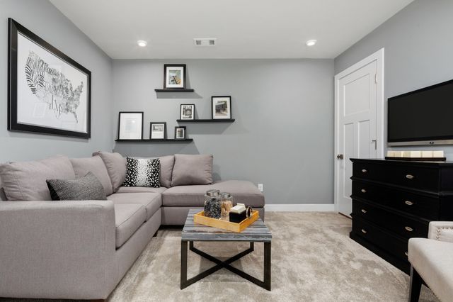2420 Faber St, Murfreesboro, TN 37128