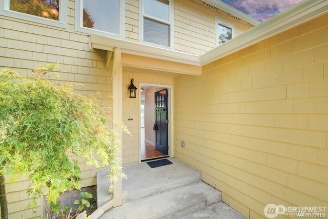 9837 Rainier Avenue S, Seattle, WA 98118