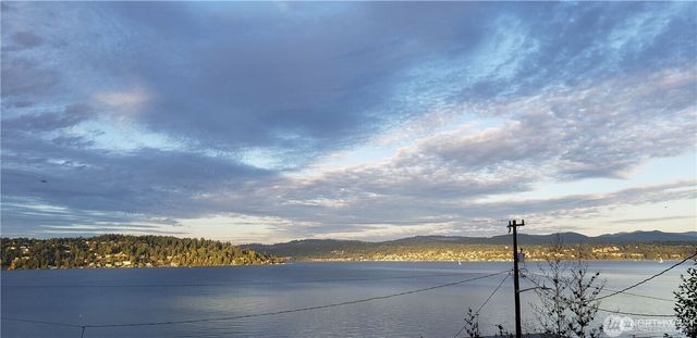 9837 Rainier Avenue S, Seattle, WA 98118