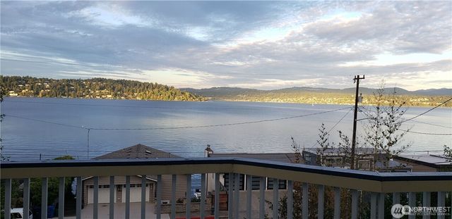 9837 Rainier Avenue S, Seattle, WA 98118