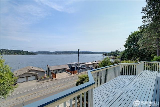 9837 Rainier Avenue S, Seattle, WA 98118