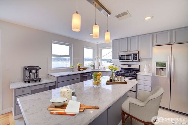 9837 Rainier Avenue S, Seattle, WA 98118