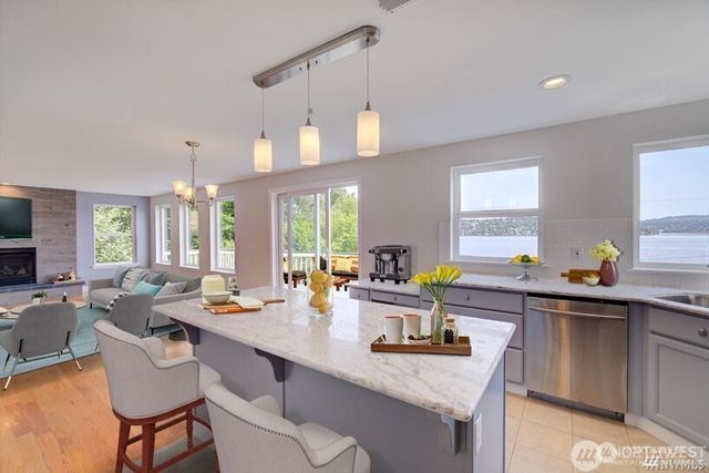 9837 Rainier Avenue S, Seattle, WA 98118