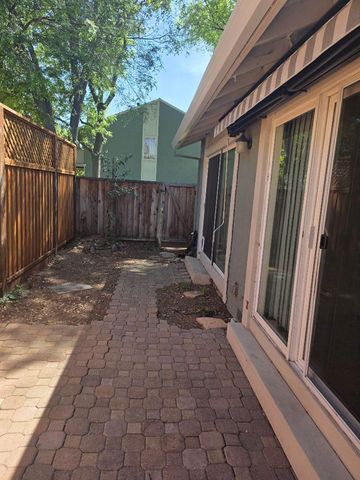 648 W Sunnyoaks Avenue, Campbell, CA 95008