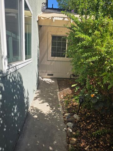 648 W Sunnyoaks Avenue, Campbell, CA 95008