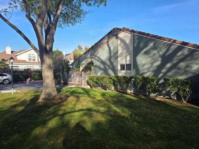 648 W Sunnyoaks Avenue, Campbell, CA 95008