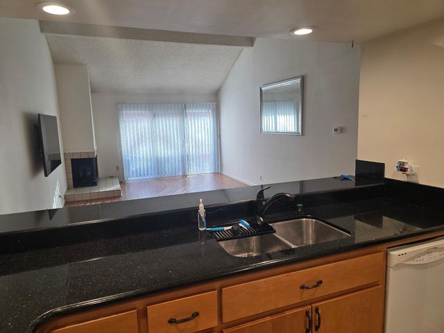 648 W Sunnyoaks Avenue, Campbell, CA 95008