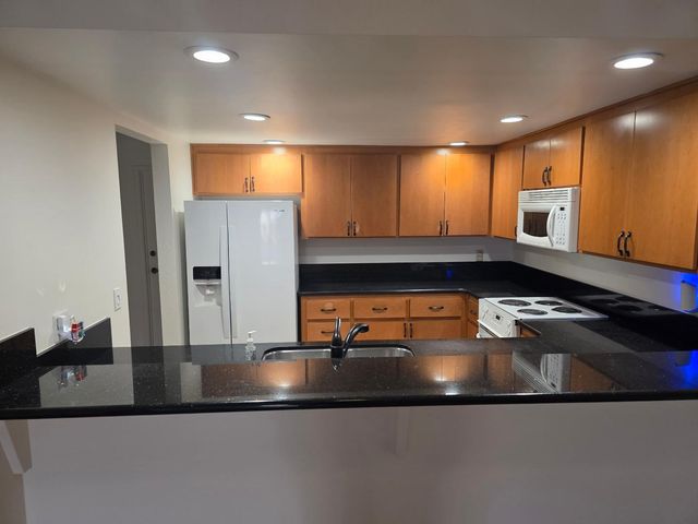 648 W Sunnyoaks Avenue, Campbell, CA 95008