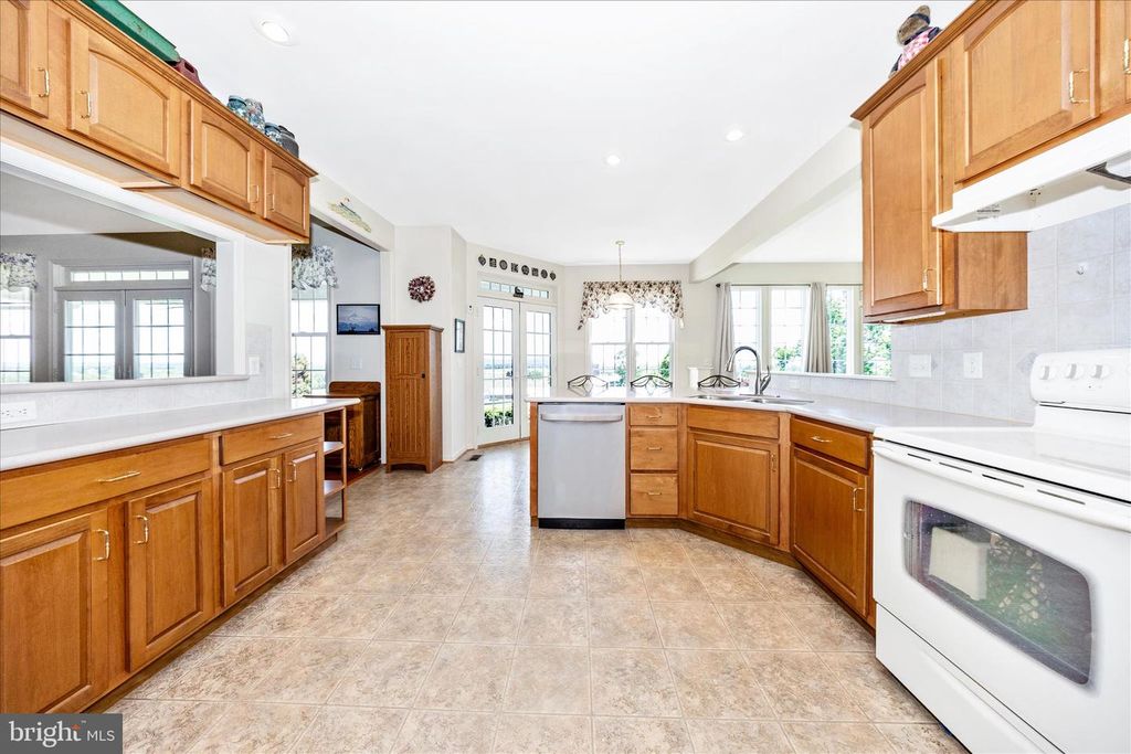 Image 13 of property listing at 4739 ELMER DERR RD, Frederick, MD 21703