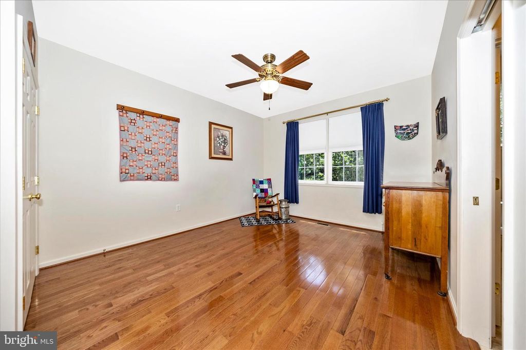 Image 20 of property listing at 4739 ELMER DERR RD, Frederick, MD 21703