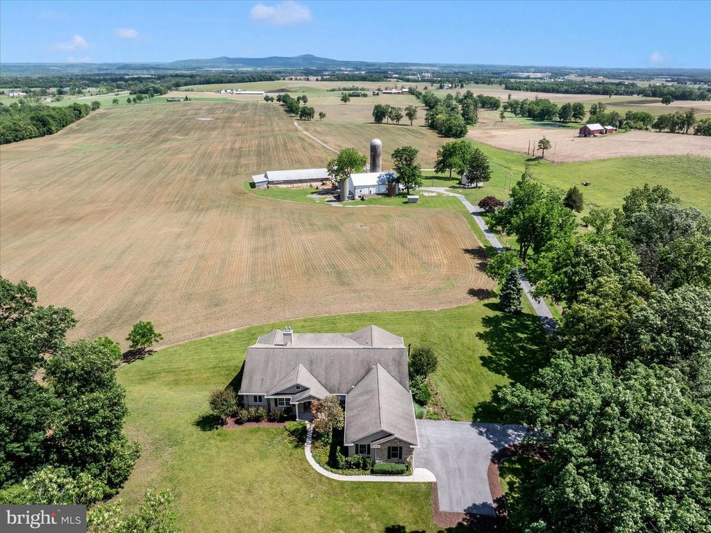 Image 37 of property listing at 4739 ELMER DERR RD, Frederick, MD 21703