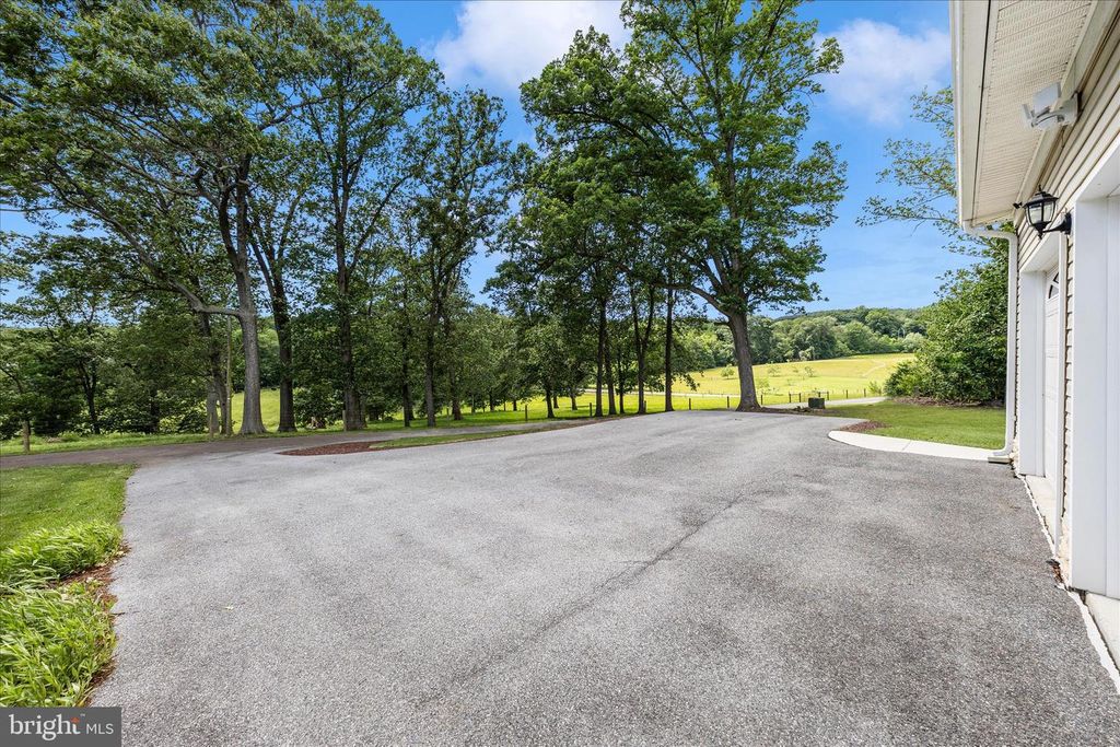 Image 41 of property listing at 4739 ELMER DERR RD, Frederick, MD 21703