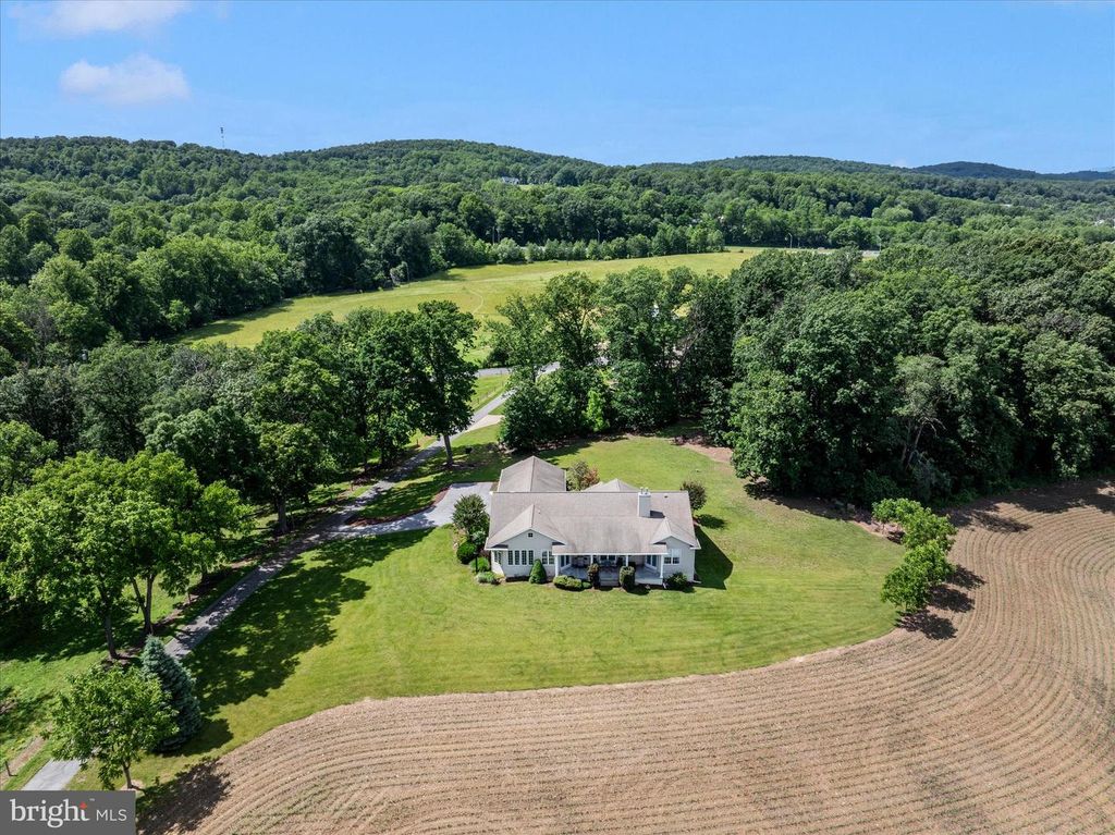 Image 42 of property listing at 4739 ELMER DERR RD, Frederick, MD 21703