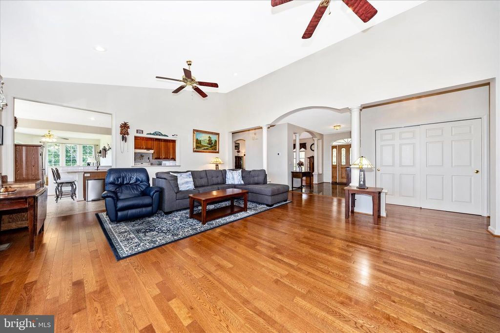 Image 6 of property listing at 4739 ELMER DERR RD, Frederick, MD 21703