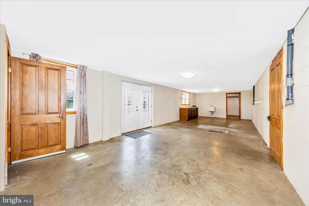 Image 68 of property listing at 4739 ELMER DERR RD, Frederick, MD 21703