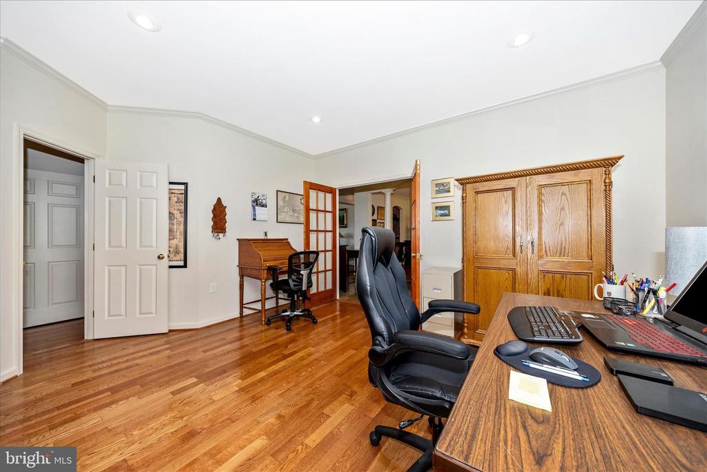 Image 8 of property listing at 4739 ELMER DERR RD, Frederick, MD 21703