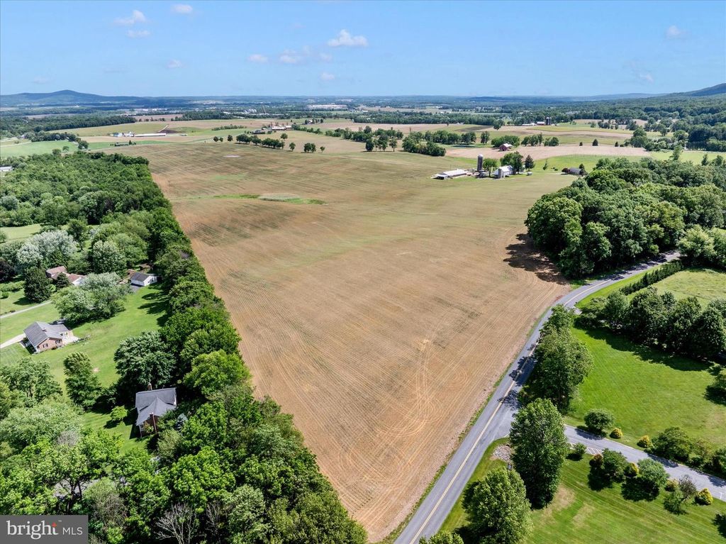 Image 90 of property listing at 4739 ELMER DERR RD, Frederick, MD 21703