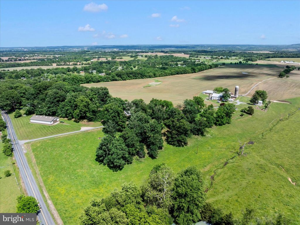 Image 97 of property listing at 4739 ELMER DERR RD, Frederick, MD 21703