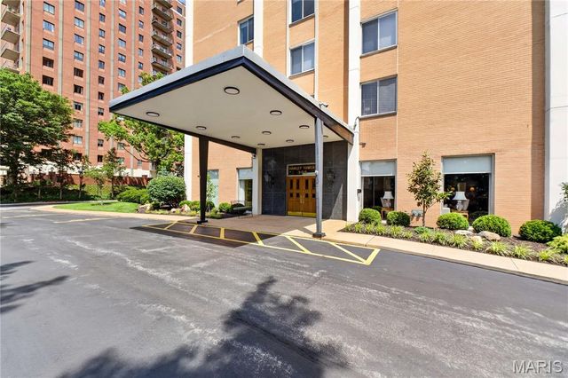 900 S Hanley Road 4C, Clayton, MO 63105