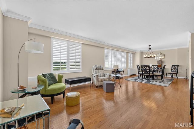 900 S Hanley Road 4C, Clayton, MO 63105