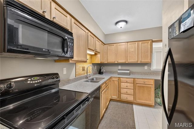 900 S Hanley Road 4C, Clayton, MO 63105