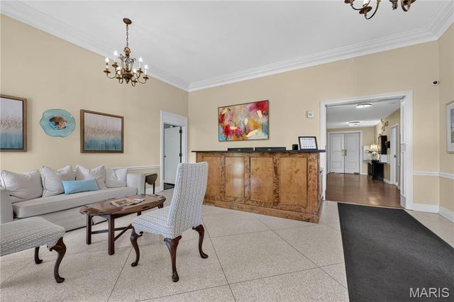 900 S Hanley Road 4C, Clayton, MO 63105
