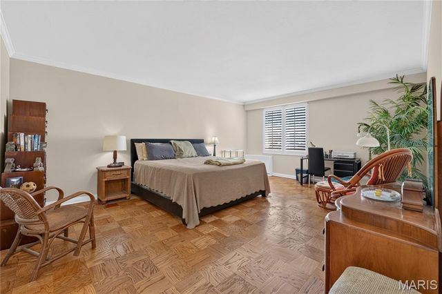 900 S Hanley Road 4C, Clayton, MO 63105