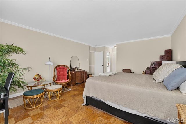 900 S Hanley Road 4C, Clayton, MO 63105