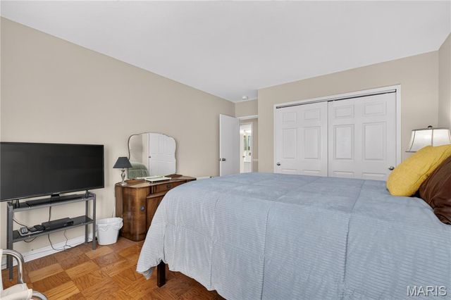 900 S Hanley Road 4C, Clayton, MO 63105