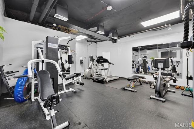 900 S Hanley Road 4C, Clayton, MO 63105
