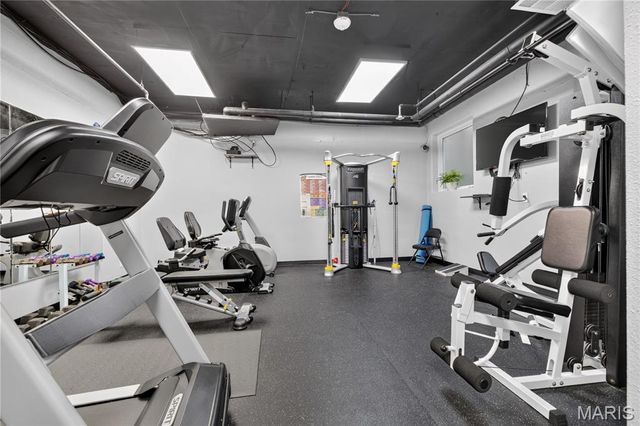 900 S Hanley Road 4C, Clayton, MO 63105