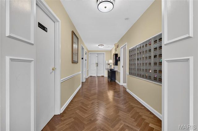 900 S Hanley Road 4C, Clayton, MO 63105