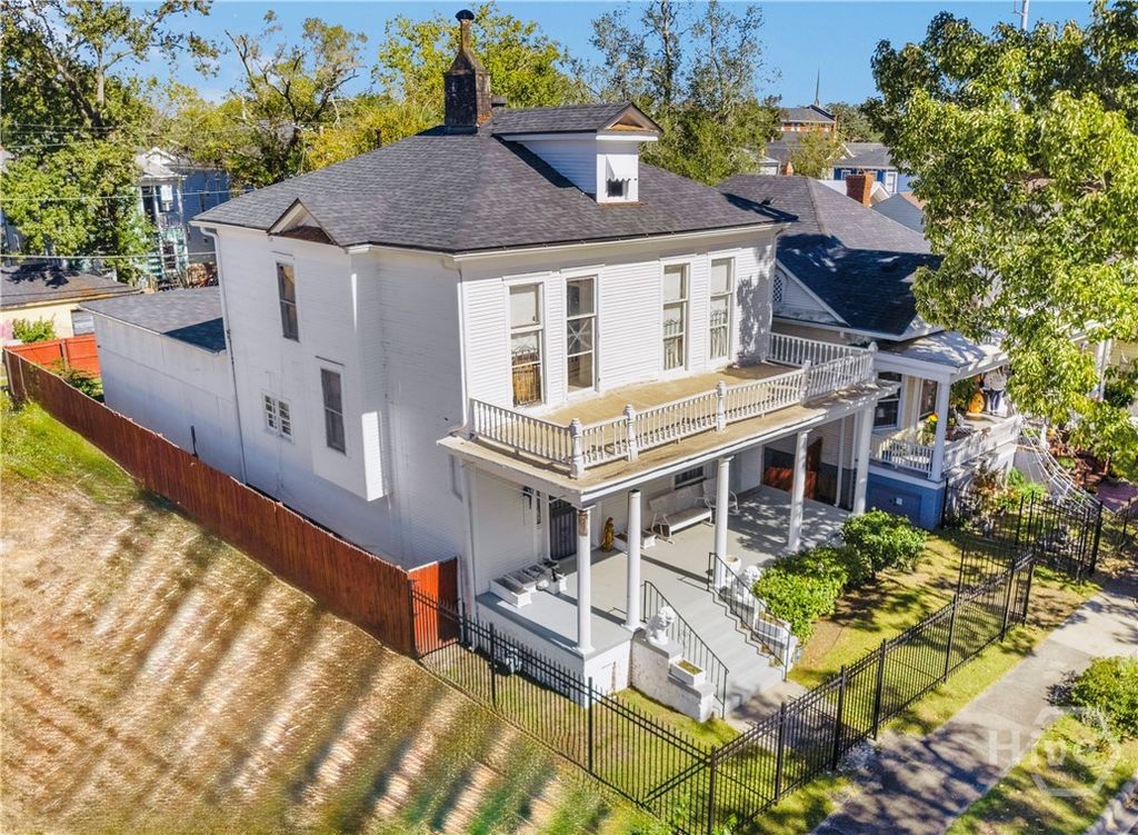 310 W 34th Street, Savannah, GA 31401