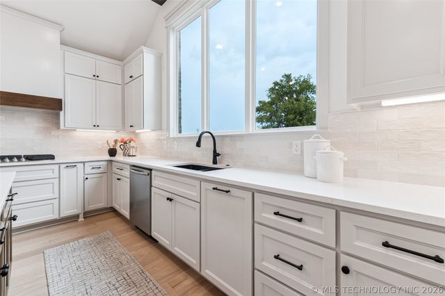 2325 E 134th Circle, Bixby, OK 74008