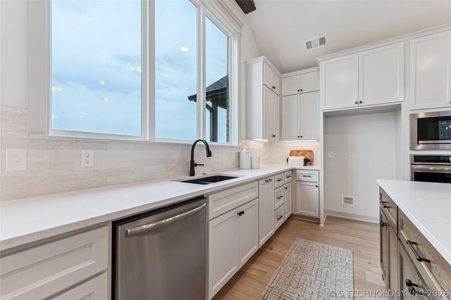 2325 E 134th Circle, Bixby, OK 74008