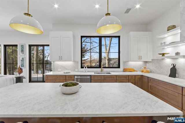 580 Nordhoff Drive, Leonia, NJ 07605