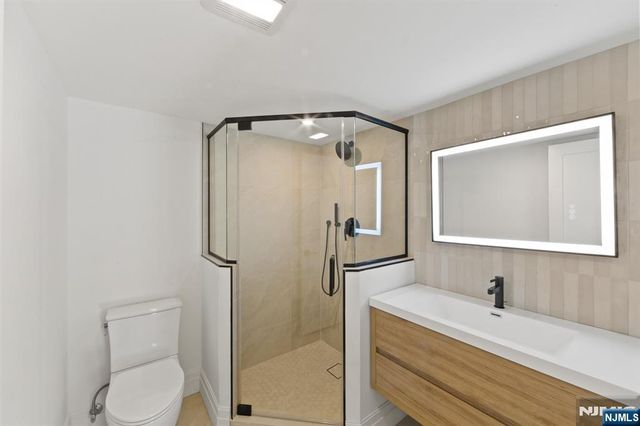 580 Nordhoff Drive, Leonia, NJ 07605