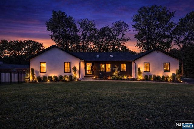 580 Nordhoff Drive, Leonia, NJ 07605