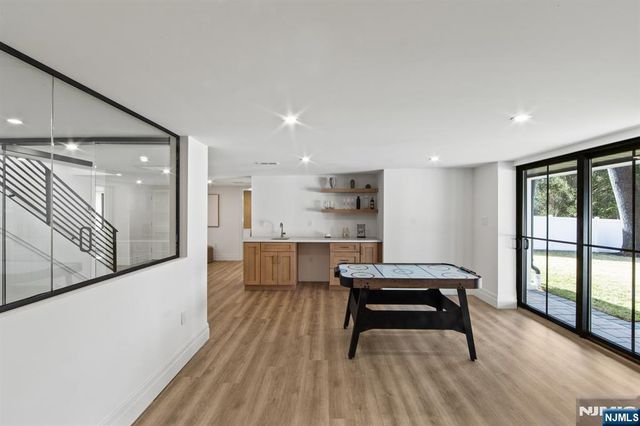 580 Nordhoff Drive, Leonia, NJ 07605