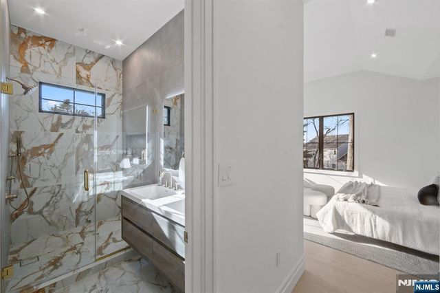 580 Nordhoff Drive, Leonia, NJ 07605