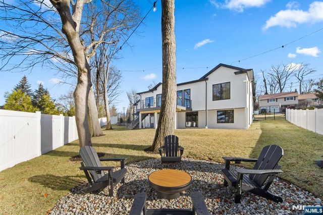 580 Nordhoff Drive, Leonia, NJ 07605