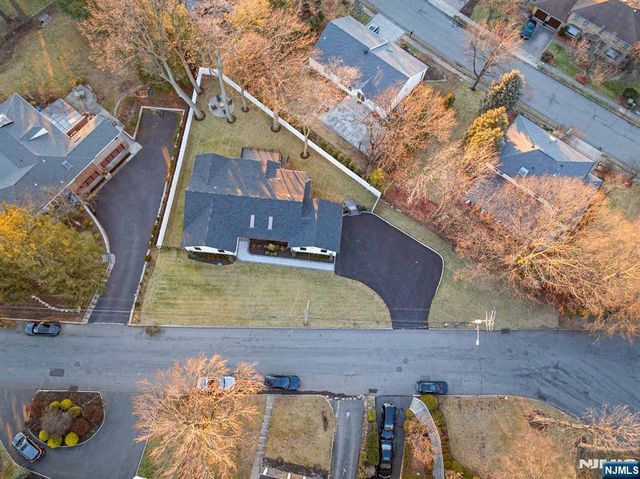 580 Nordhoff Drive, Leonia, NJ 07605