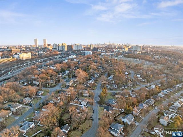 580 Nordhoff Drive, Leonia, NJ 07605