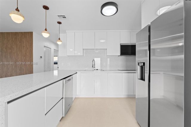 7570 Venetian St, Miramar, FL 33023