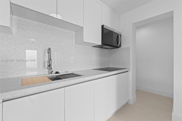 7570 Venetian St, Miramar, FL 33023